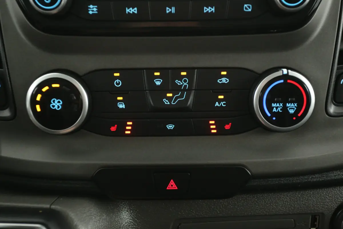 2.0 TDCI L1H1 | Automaat | Airco | Camera | Cruise | 2xSchuifdeur | 3 Zits | Carplay | Parkeersens.