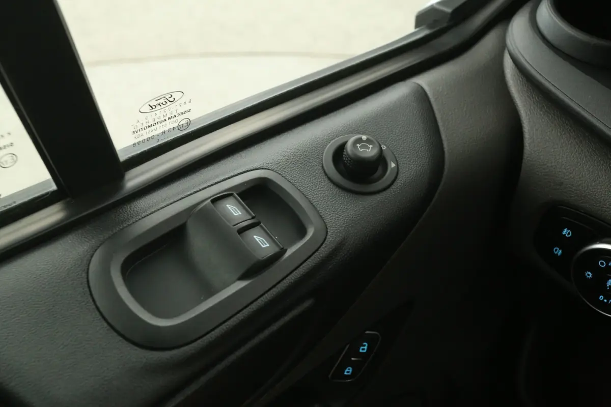 2.0 TDCI L1H1 | Automaat | Airco | Camera | Cruise | 2xSchuifdeur | 3 Zits | Carplay | Parkeersens.