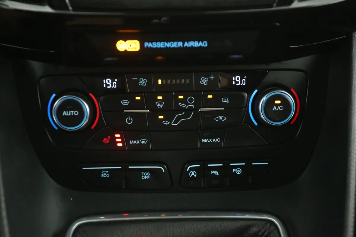 1.5 TDCI 120PK Sport | 3 Zits | Clima | Camera | Cruise | Bi-Xenon | Carplay | Navi | Parkeersens.