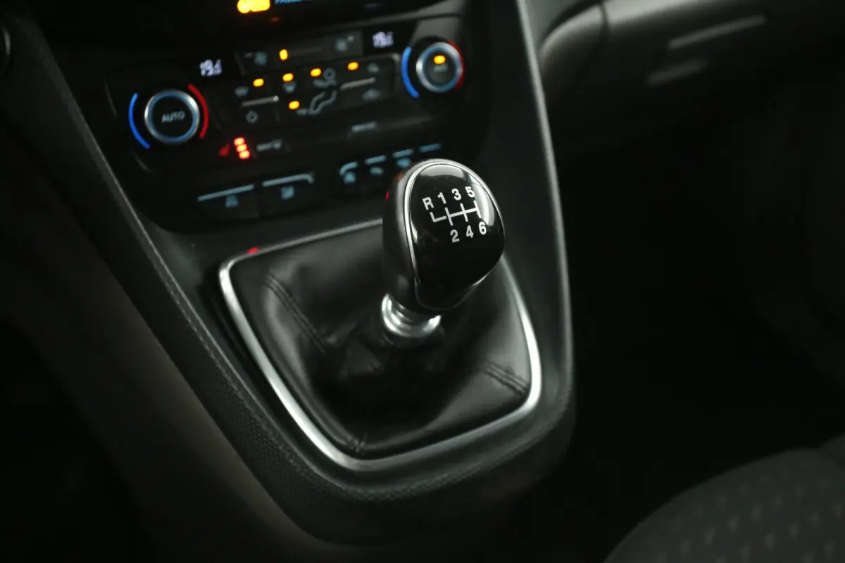 1.5 TDCI 120PK Sport | 3 Zits | Clima | Camera | Cruise | Bi-Xenon | Carplay | Navi | Parkeersens.