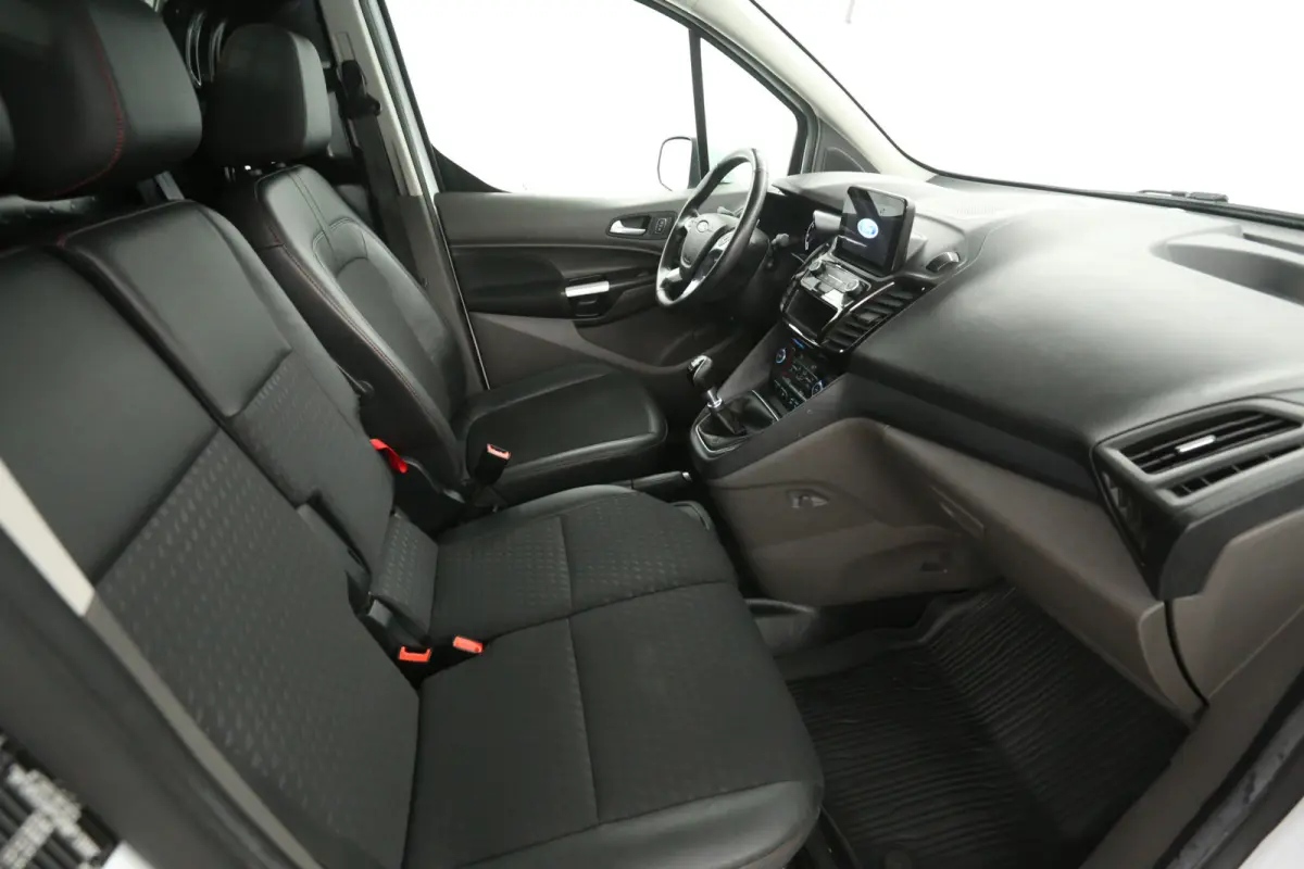 1.5 TDCI 120PK Sport | 3 Zits | Clima | Camera | Cruise | Bi-Xenon | Carplay | Navi | Parkeersens.