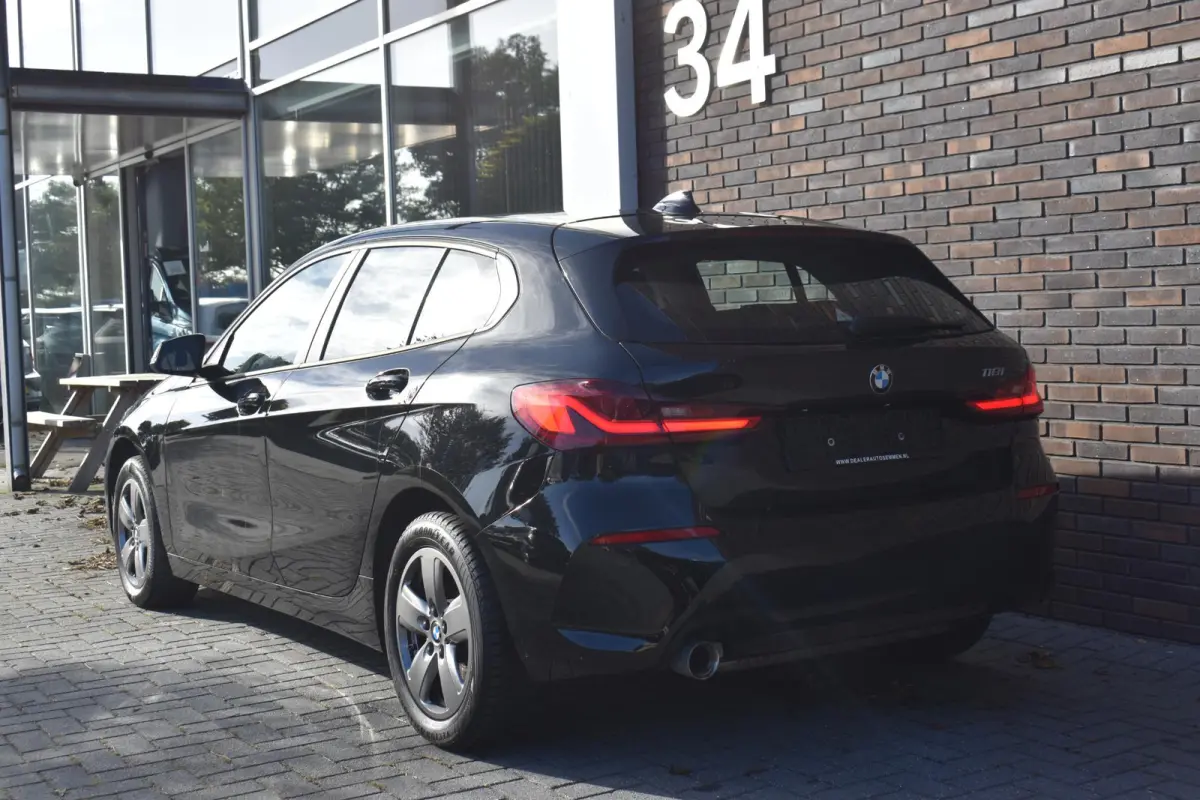 118i