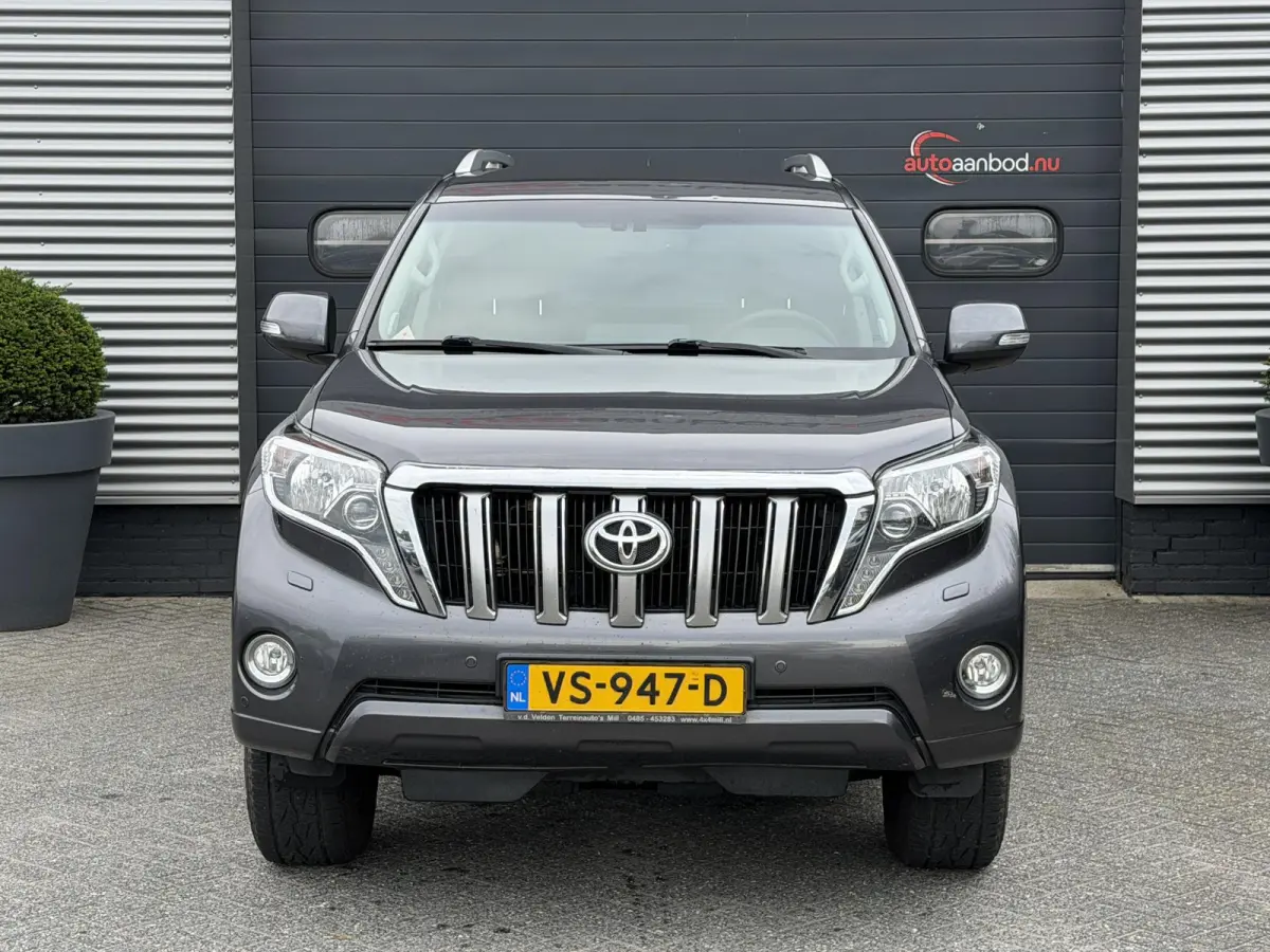 2.8 D-4D-F VX Blind Van | Navigatie | Camera | DAB | Trekhaak |
