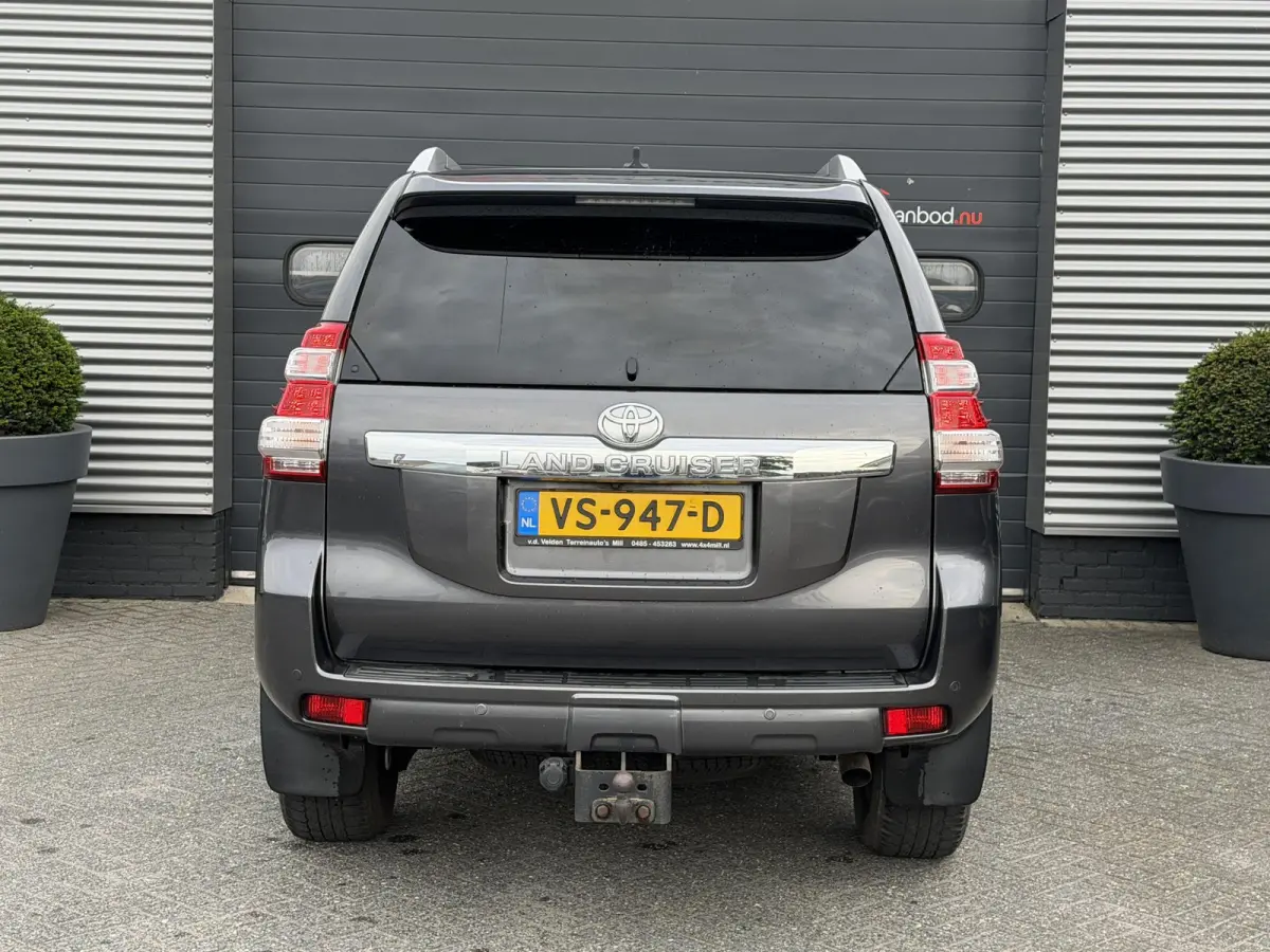 2.8 D-4D-F VX Blind Van | Navigatie | Camera | DAB | Trekhaak |