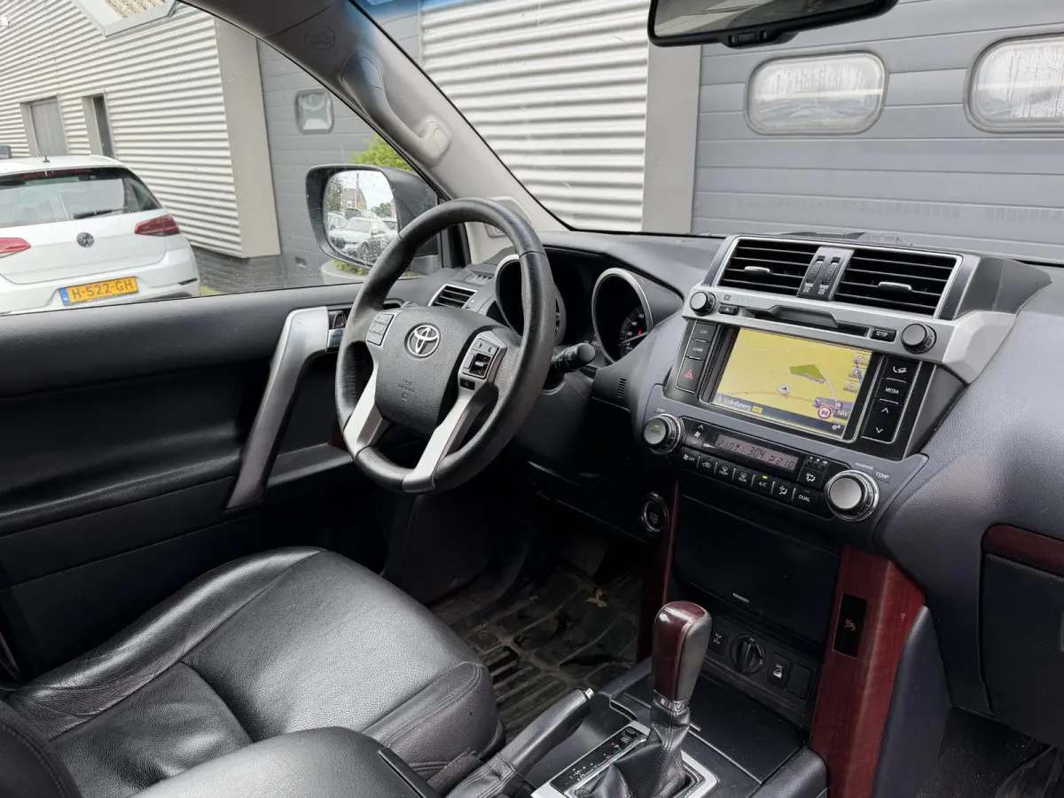 2.8 D-4D-F VX Blind Van | Navigatie | Camera | DAB | Trekhaak |