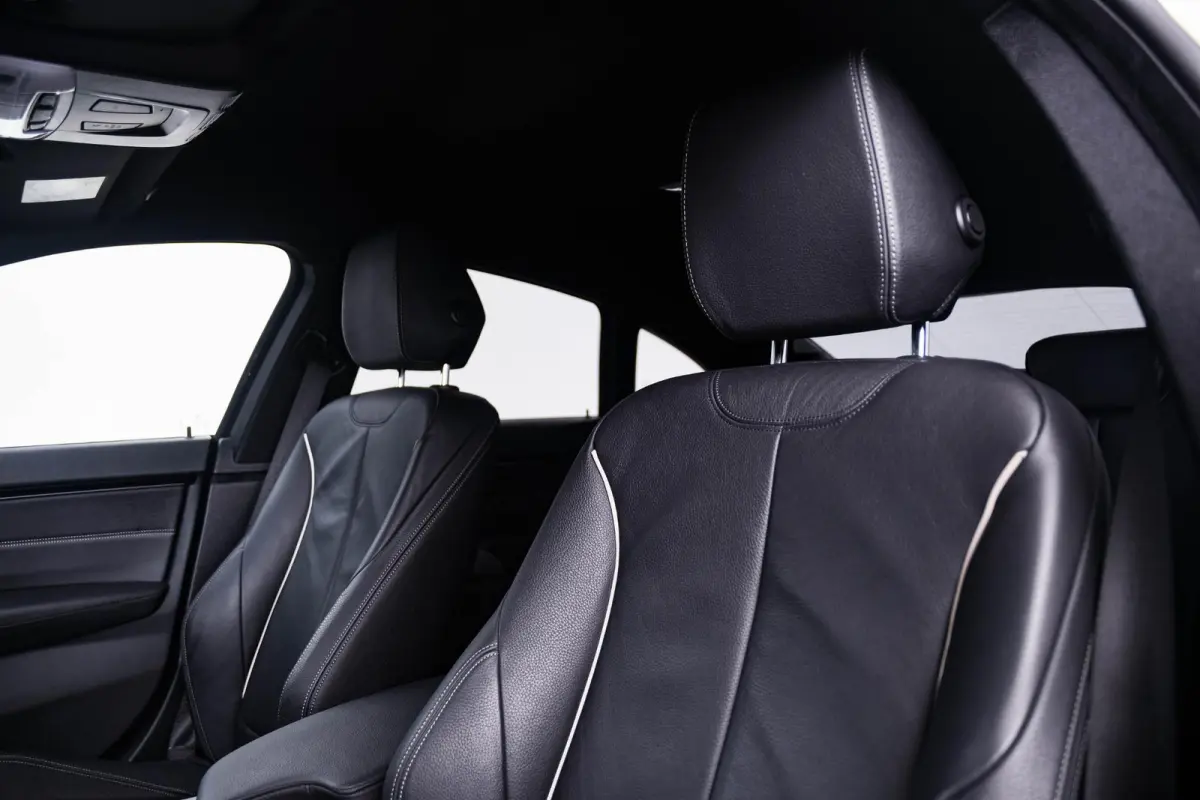 418i M Sport Achteruitrijcamera - Cruise control - Sportstoelen - Elektrisch verwarmde voorstoelen - HiFi System - Navigatiesysteem Professional - PDC voor/achter -