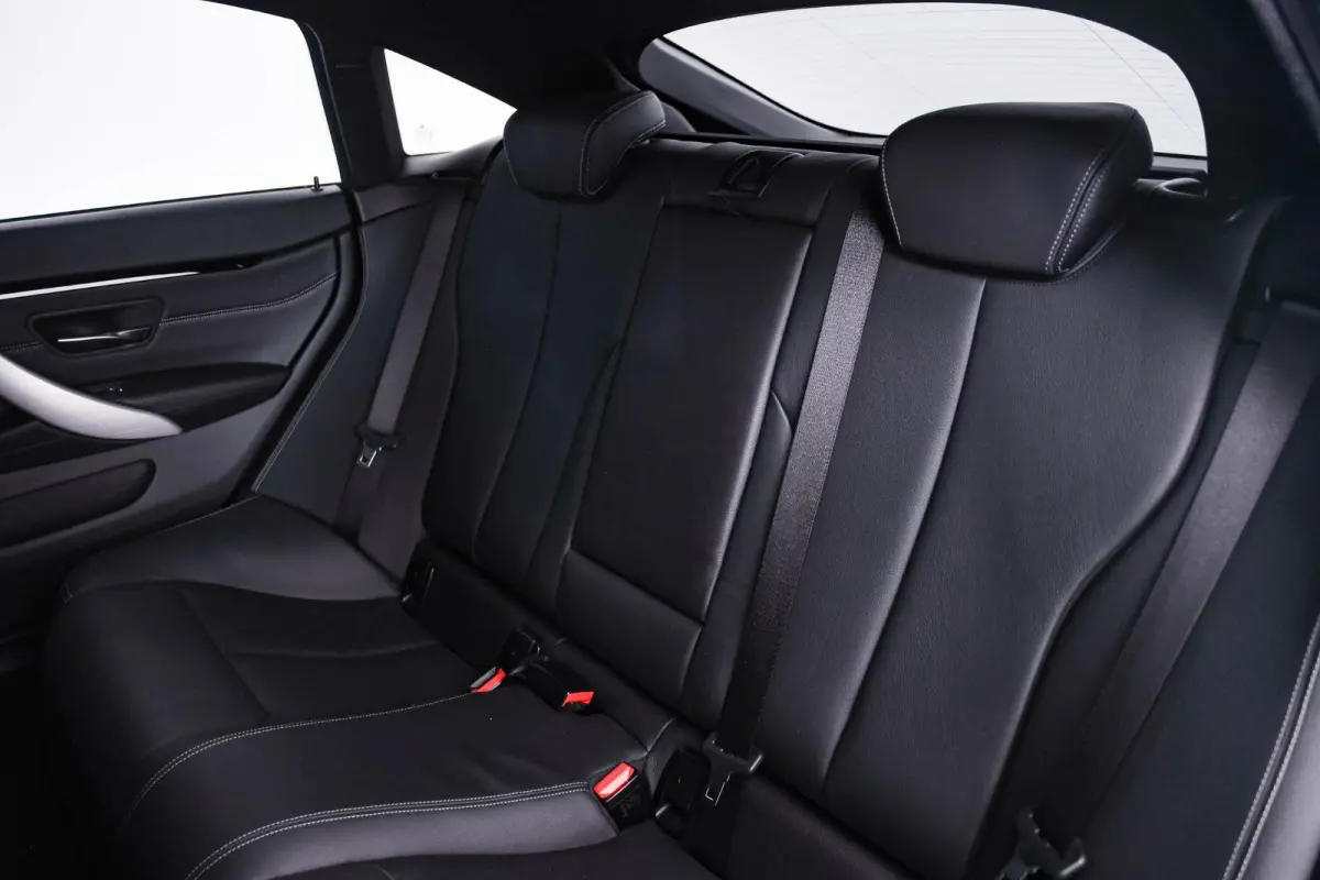 418i M Sport Achteruitrijcamera - Cruise control - Sportstoelen - Elektrisch verwarmde voorstoelen - HiFi System - Navigatiesysteem Professional - PDC voor/achter -