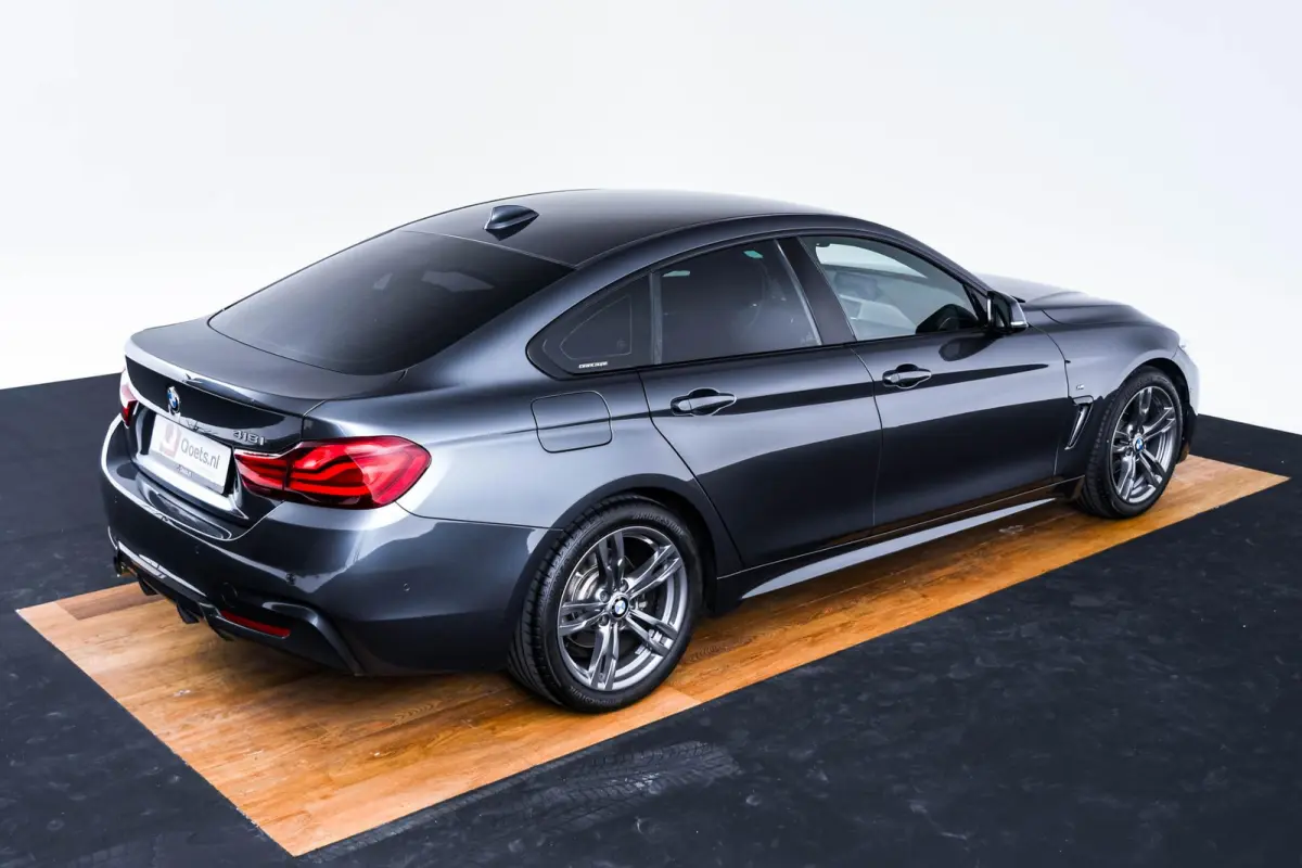 418i M Sport Achteruitrijcamera - Cruise control - Sportstoelen - Elektrisch verwarmde voorstoelen - HiFi System - Navigatiesysteem Professional - PDC voor/achter -