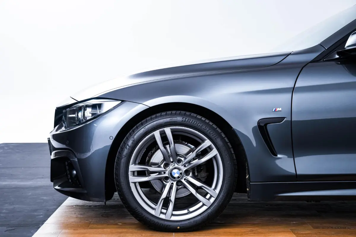 418i M Sport Achteruitrijcamera - Cruise control - Sportstoelen - Elektrisch verwarmde voorstoelen - HiFi System - Navigatiesysteem Professional - PDC voor/achter -