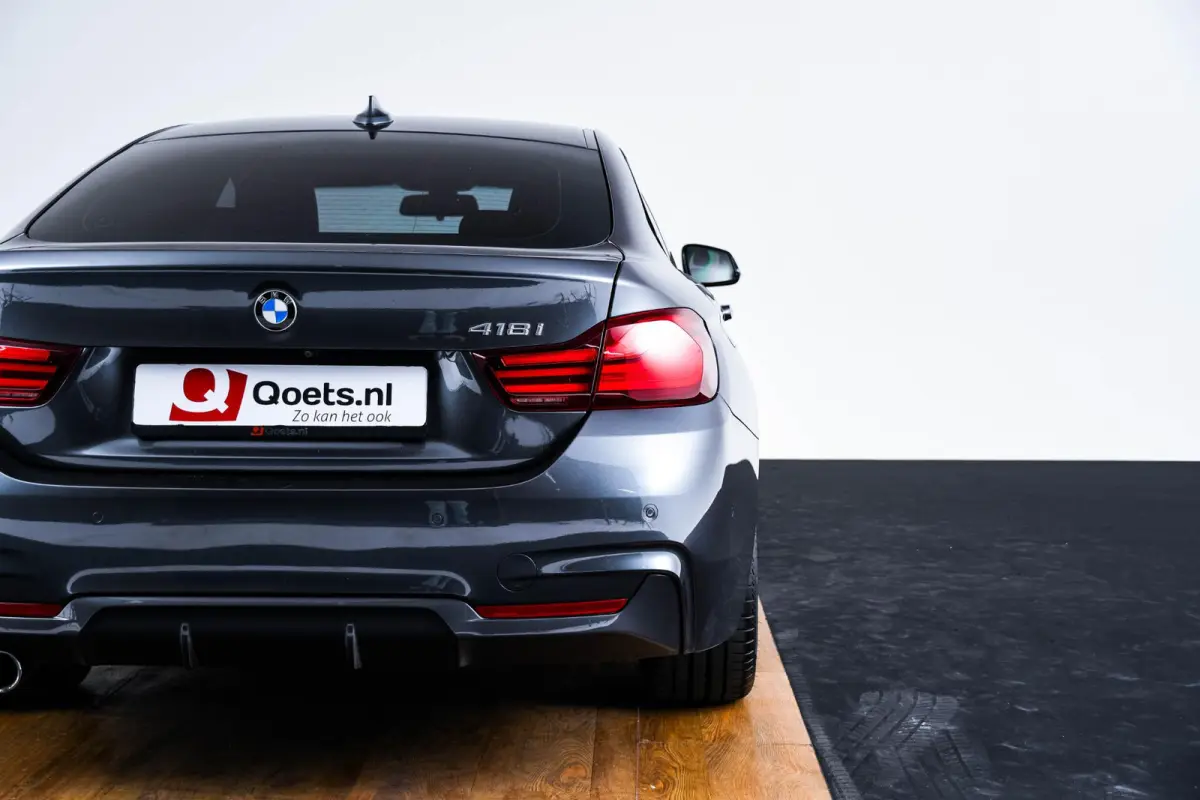 418i M Sport Achteruitrijcamera - Cruise control - Sportstoelen - Elektrisch verwarmde voorstoelen - HiFi System - Navigatiesysteem Professional - PDC voor/achter -