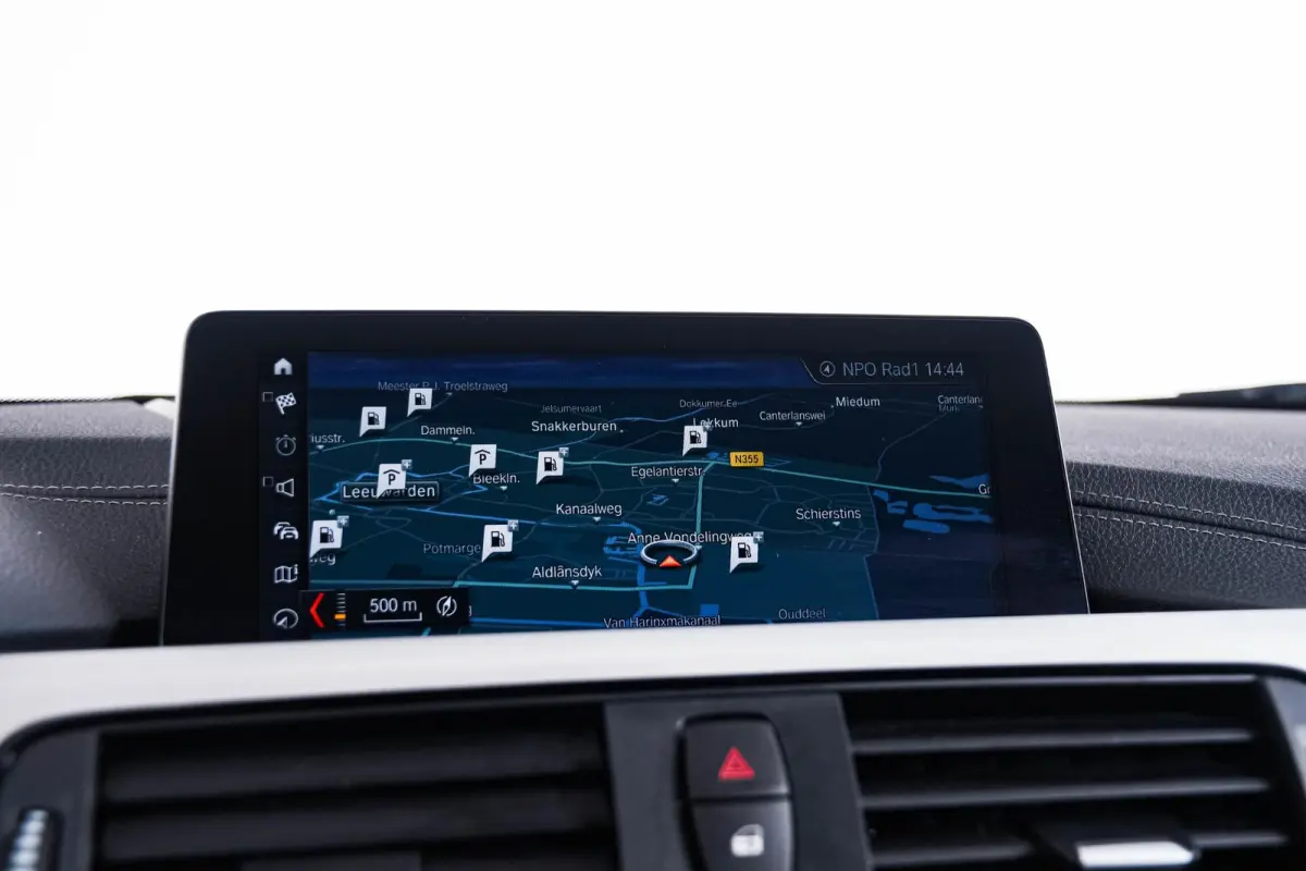 418i M Sport Achteruitrijcamera - Cruise control - Sportstoelen - Elektrisch verwarmde voorstoelen - HiFi System - Navigatiesysteem Professional - PDC voor/achter -