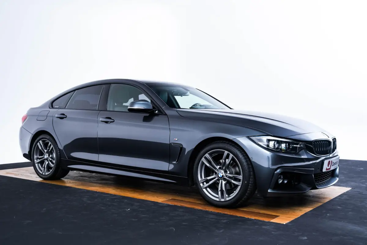 418i M Sport Achteruitrijcamera - Cruise control - Sportstoelen - Elektrisch verwarmde voorstoelen - HiFi System - Navigatiesysteem Professional - PDC voor/achter -