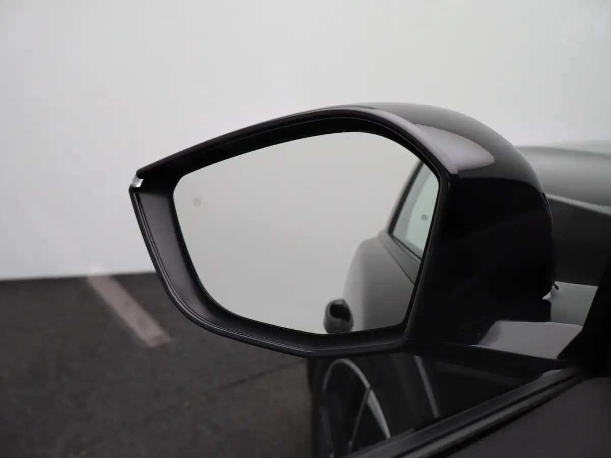 1.2 PureTech GT 130 EAT8 Panorama Dak | Navigatie | Elektrische Stoelen met Geheugenfunctie | Parkeersensoren Voor en Achter | 360* Graden Camera | Dodehoekbewaking | Elektrische Kofferklep