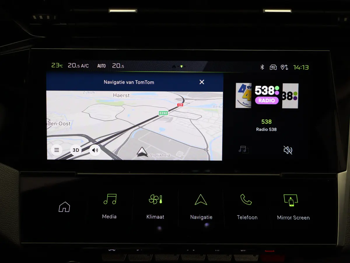 1.2 PureTech GT 130 EAT8 Panorama Dak | Navigatie | Elektrische Stoelen met Geheugenfunctie | Parkeersensoren Voor en Achter | 360* Graden Camera | Dodehoekbewaking | Elektrische Kofferklep