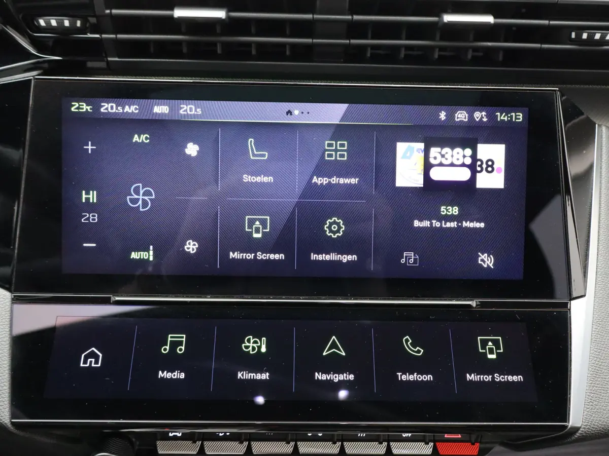 1.2 PureTech GT 130 EAT8 Panorama Dak | Navigatie | Elektrische Stoelen met Geheugenfunctie | Parkeersensoren Voor en Achter | 360* Graden Camera | Dodehoekbewaking | Elektrische Kofferklep