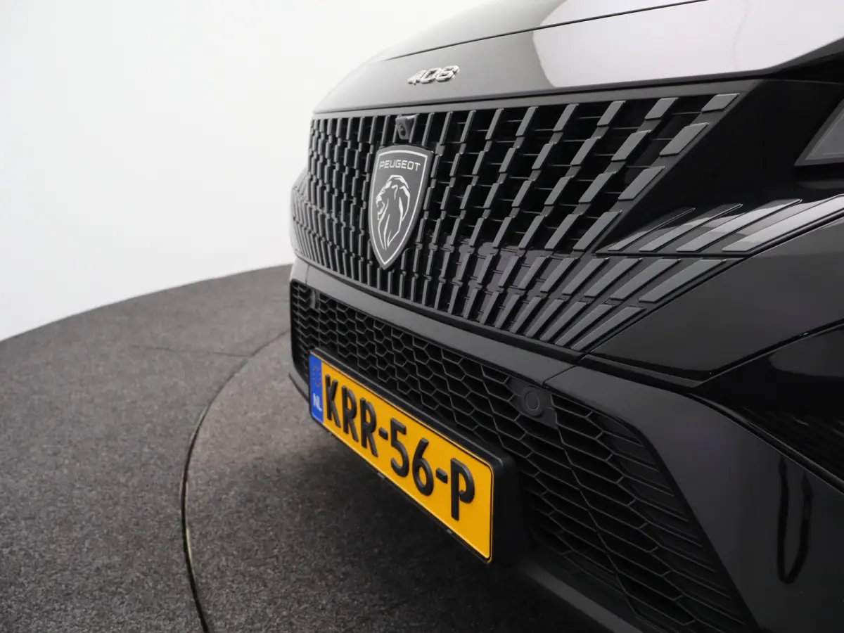 1.2 PureTech GT 130 EAT8 Panorama Dak | Navigatie | Elektrische Stoelen met Geheugenfunctie | Parkeersensoren Voor en Achter | 360* Graden Camera | Dodehoekbewaking | Elektrische Kofferklep