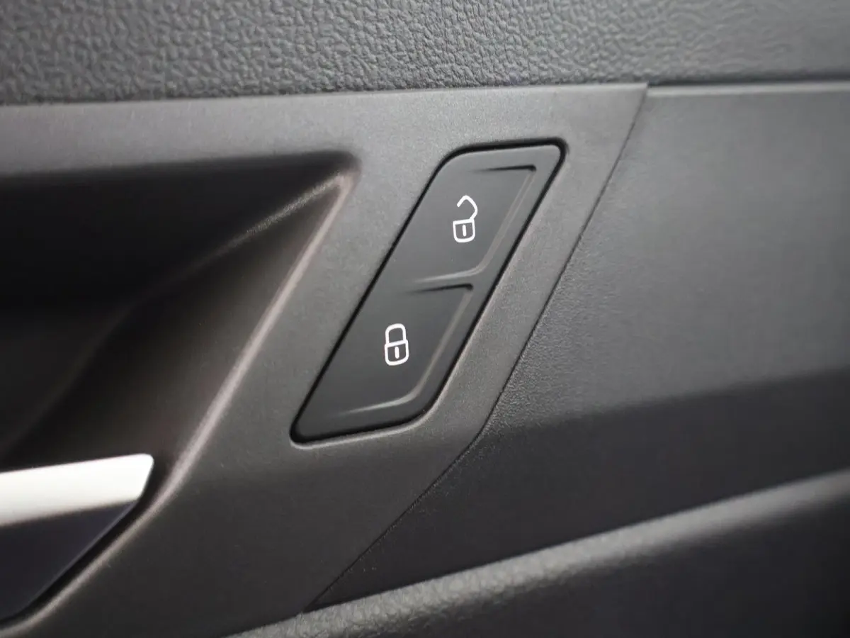 1.5 EcoBoost | PHEV | L2 | LIMITED | CLIMATE CONTROL | TREKHAAK | ADAPTIVE CRUISE CONTROL | NAVIGATIE | PARKEERCAMERA | PARKEERSENSOREN VOOR EN ACHTER | IN KLEUR GESPOTEN BUMPERS