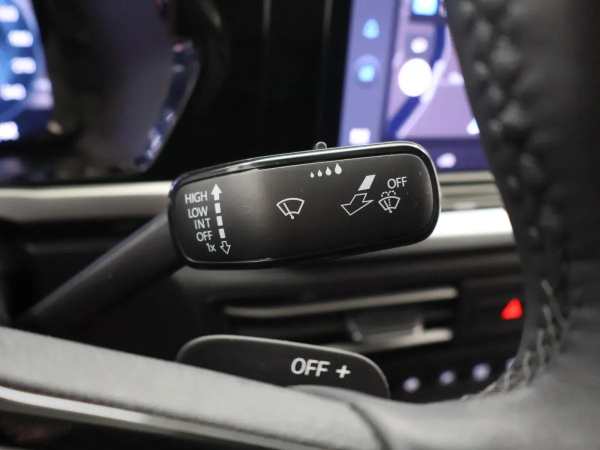 1.5 EcoBoost | PHEV | L2 | LIMITED | CLIMATE CONTROL | TREKHAAK | ADAPTIVE CRUISE CONTROL | NAVIGATIE | PARKEERCAMERA | PARKEERSENSOREN VOOR EN ACHTER | IN KLEUR GESPOTEN BUMPERS
