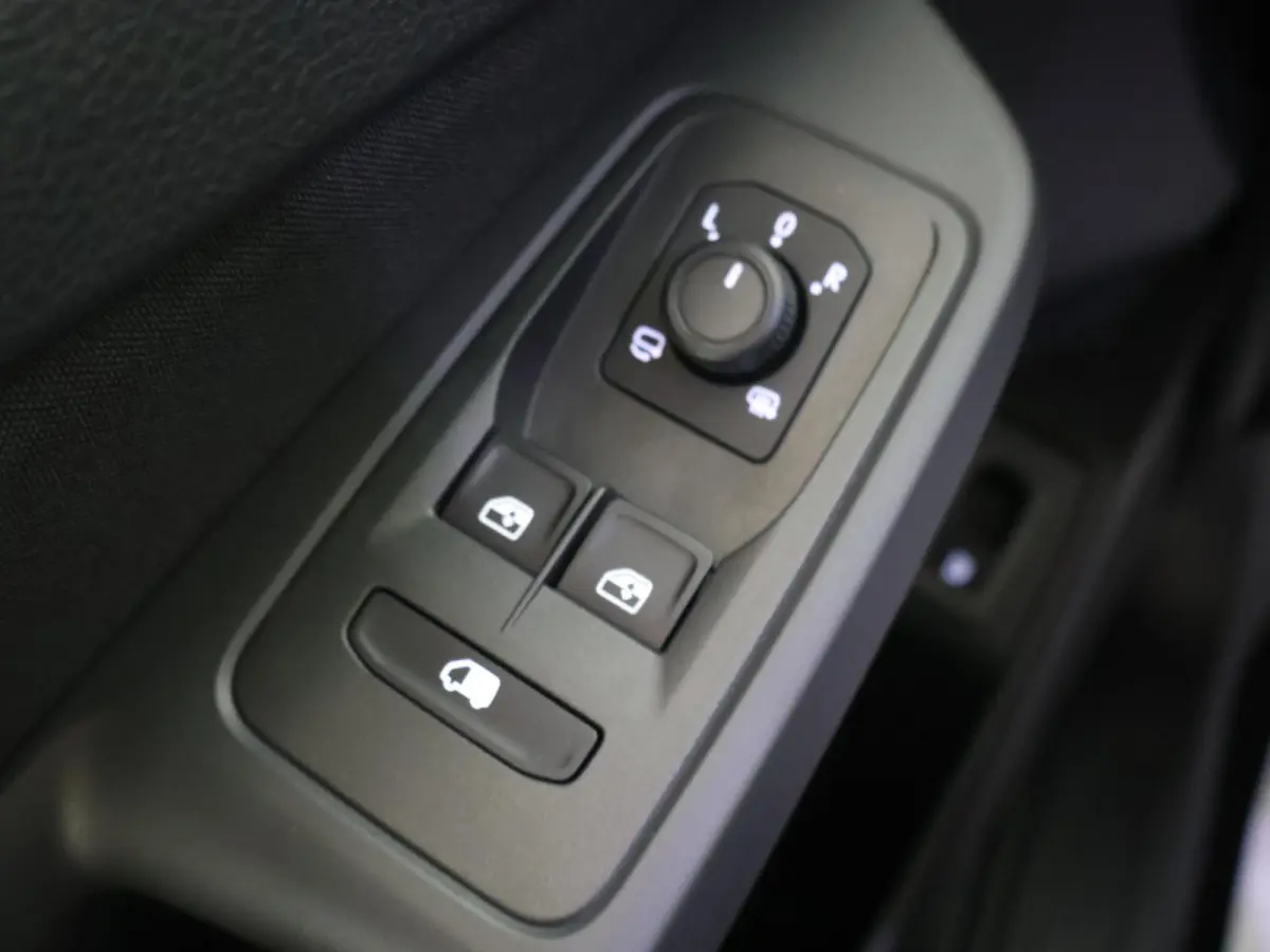 1.5 EcoBoost | PHEV | L2 | LIMITED | CLIMATE CONTROL | TREKHAAK | ADAPTIVE CRUISE CONTROL | NAVIGATIE | PARKEERCAMERA | PARKEERSENSOREN VOOR EN ACHTER | IN KLEUR GESPOTEN BUMPERS