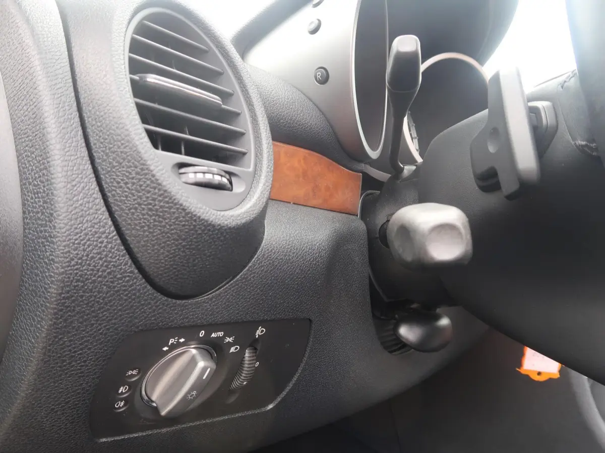 200 K. AUT F-1 NAVIGATIE|CARPLAY|AIRSCARF|AIRCO|BLUETOOTH|PDC|GOED ONDERHOUDEN