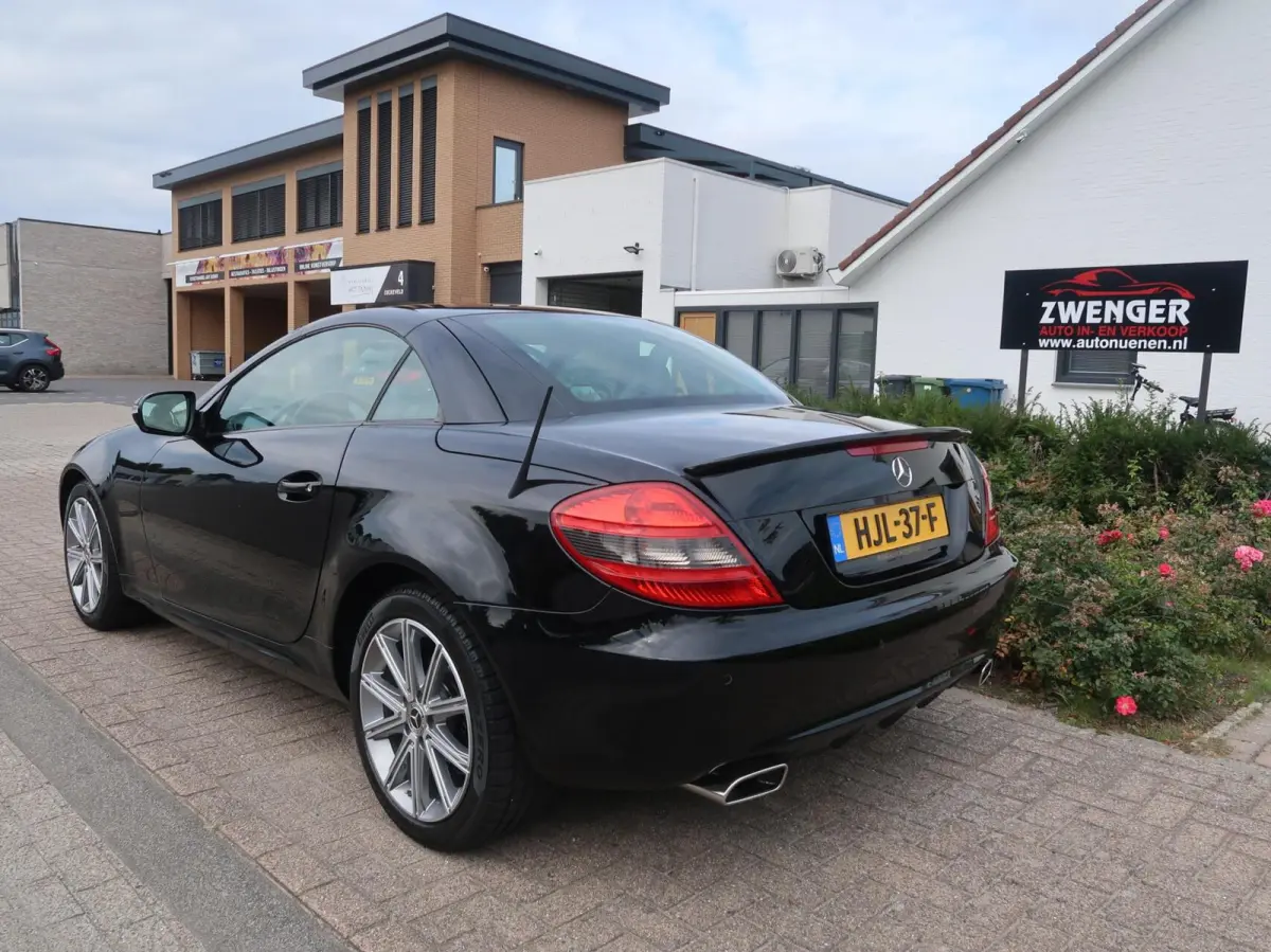 200 K. AUT F-1 NAVIGATIE|CARPLAY|AIRSCARF|AIRCO|BLUETOOTH|PDC|GOED ONDERHOUDEN