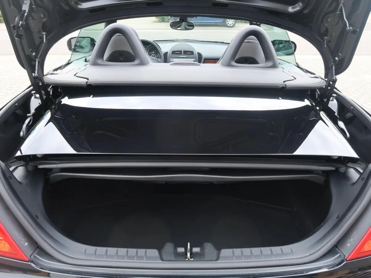 200 K. AUT F-1 NAVIGATIE|CARPLAY|AIRSCARF|AIRCO|BLUETOOTH|PDC|GOED ONDERHOUDEN