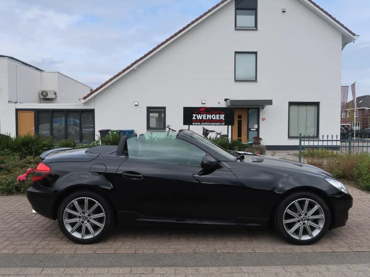 200 K. AUT F-1 NAVIGATIE|CARPLAY|AIRSCARF|AIRCO|BLUETOOTH|PDC|GOED ONDERHOUDEN