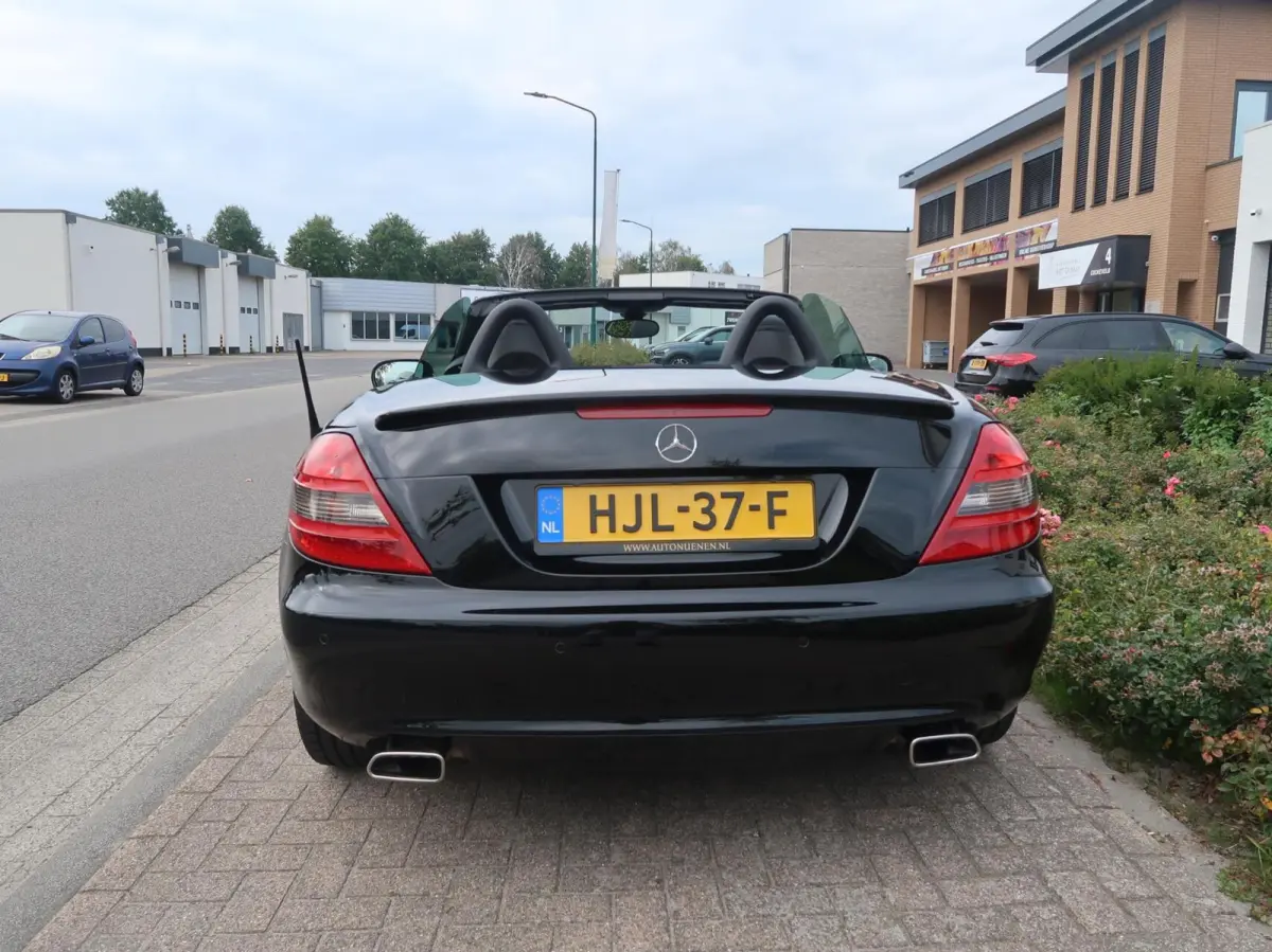 200 K. AUT F-1 NAVIGATIE|CARPLAY|AIRSCARF|AIRCO|BLUETOOTH|PDC|GOED ONDERHOUDEN