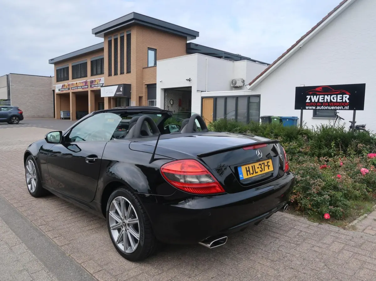 200 K. AUT F-1 NAVIGATIE|CARPLAY|AIRSCARF|AIRCO|BLUETOOTH|PDC|GOED ONDERHOUDEN