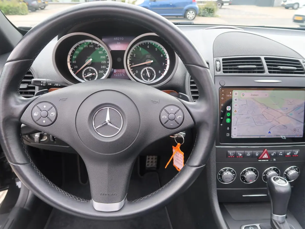200 K. AUT F-1 NAVIGATIE|CARPLAY|AIRSCARF|AIRCO|BLUETOOTH|PDC|GOED ONDERHOUDEN