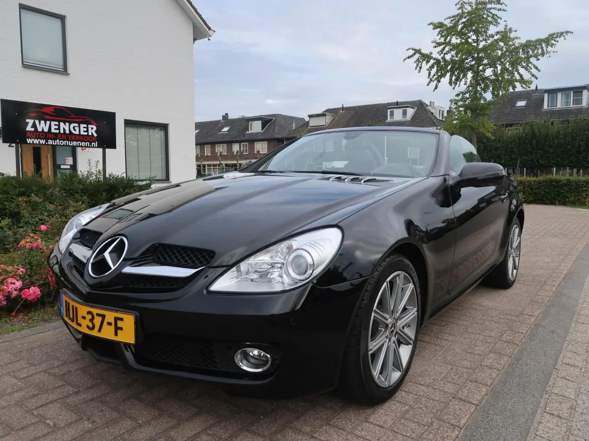 200 K. AUT F-1 NAVIGATIE|CARPLAY|AIRSCARF|AIRCO|BLUETOOTH|PDC|GOED ONDERHOUDEN