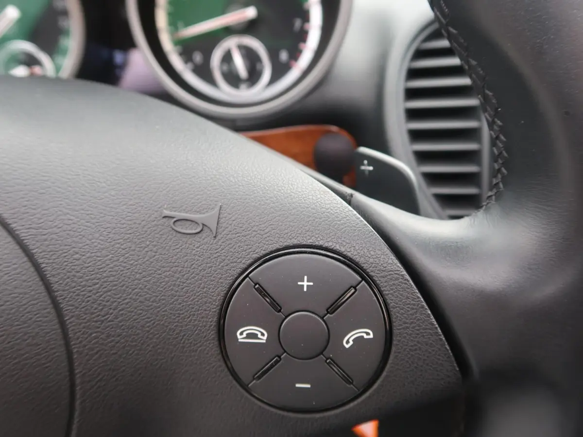 200 K. AUT F-1 NAVIGATIE|CARPLAY|AIRSCARF|AIRCO|BLUETOOTH|PDC|GOED ONDERHOUDEN