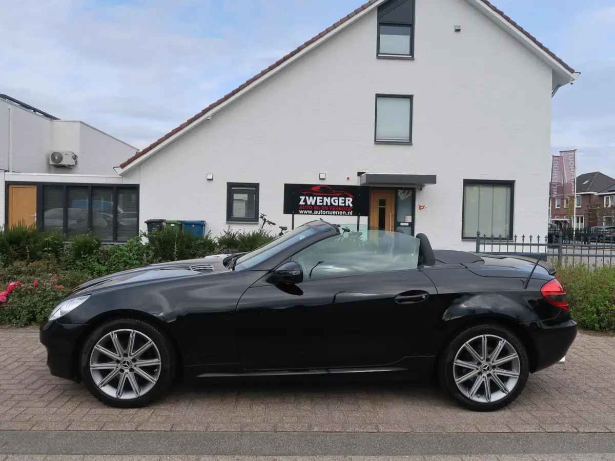 200 K. AUT F-1 NAVIGATIE|CARPLAY|AIRSCARF|AIRCO|BLUETOOTH|PDC|GOED ONDERHOUDEN