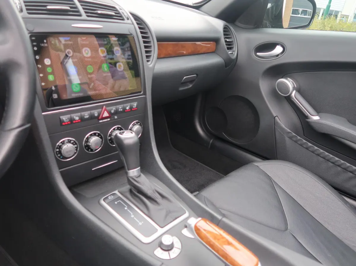 200 K. AUT F-1 NAVIGATIE|CARPLAY|AIRSCARF|AIRCO|BLUETOOTH|PDC|GOED ONDERHOUDEN