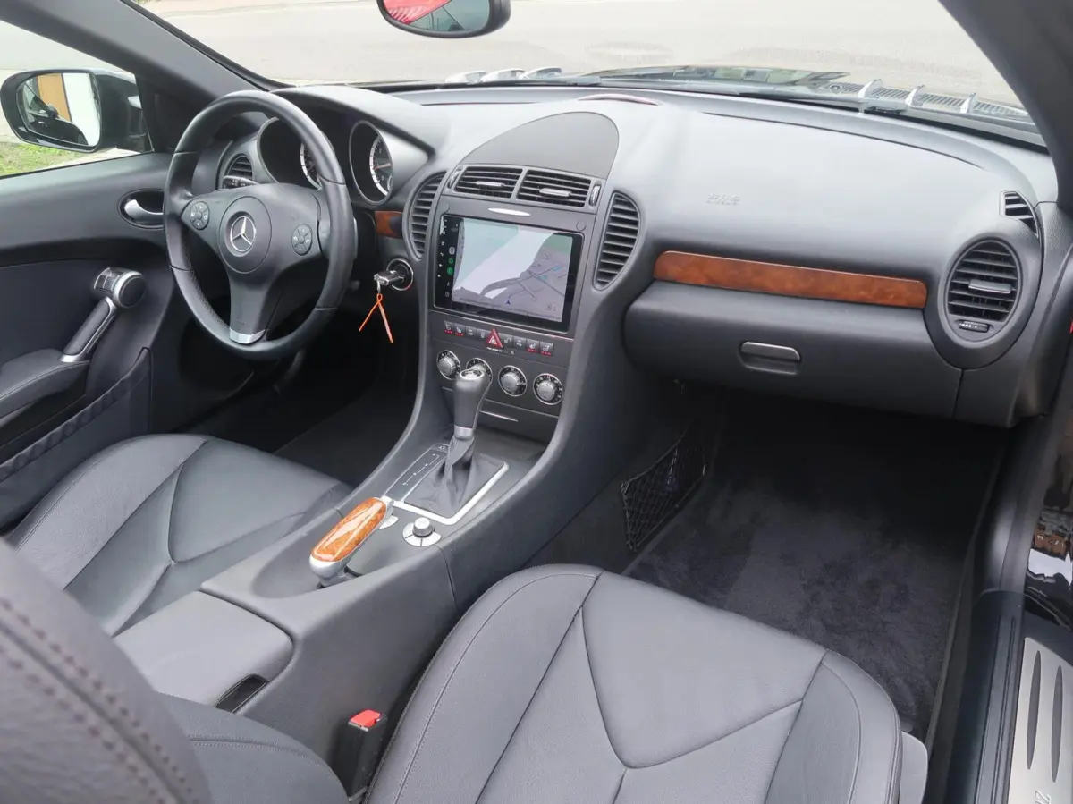200 K. AUT F-1 NAVIGATIE|CARPLAY|AIRSCARF|AIRCO|BLUETOOTH|PDC|GOED ONDERHOUDEN