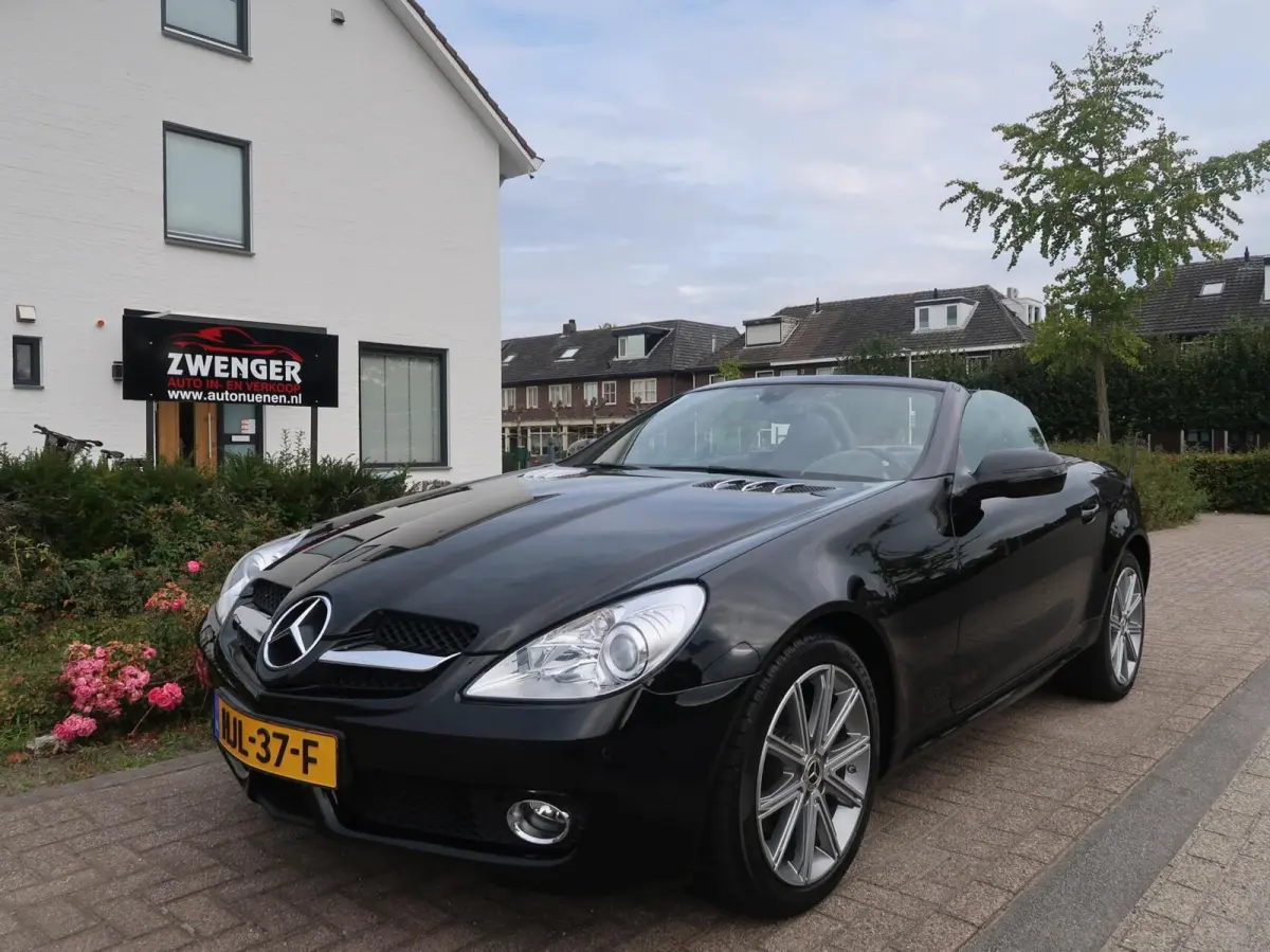 200 K. AUT F-1 NAVIGATIE|CARPLAY|AIRSCARF|AIRCO|BLUETOOTH|PDC|GOED ONDERHOUDEN
