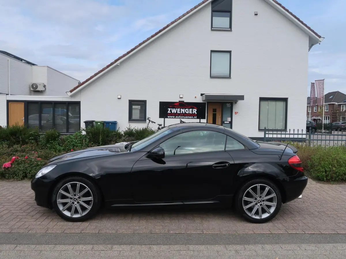 200 K. AUT F-1 NAVIGATIE|CARPLAY|AIRSCARF|AIRCO|BLUETOOTH|PDC|GOED ONDERHOUDEN
