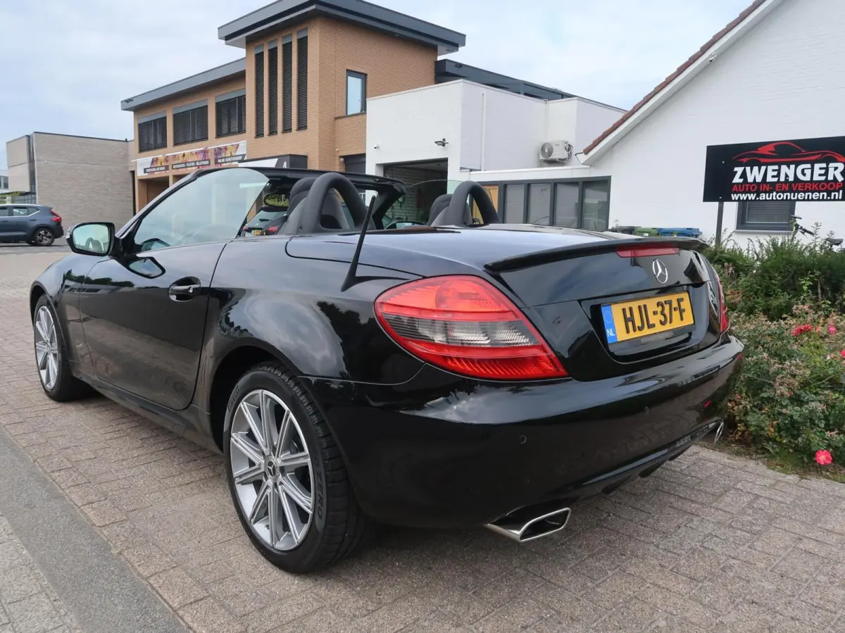 200 K. AUT F-1 NAVIGATIE|CARPLAY|AIRSCARF|AIRCO|BLUETOOTH|PDC|GOED ONDERHOUDEN
