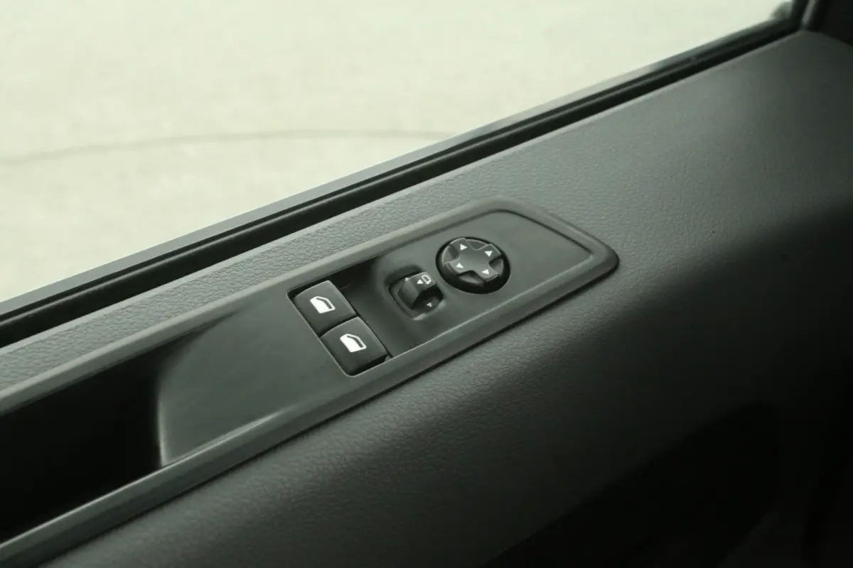75 kWh L2H1 | Snelladen | SOH 91% | Airco | Camera | Cruise | Carplay | 3 Zits | Trekhaak