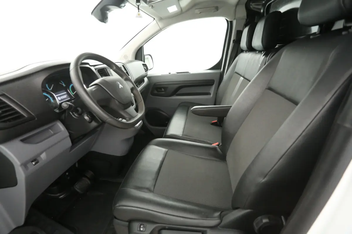 75 kWh L2H1 | Snelladen | SOH 91% | Airco | Camera | Cruise | Carplay | 3 Zits | Trekhaak