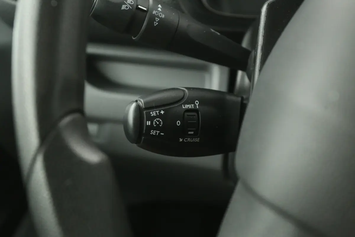 75 kWh L2H1 | Snelladen | SOH 91% | Airco | Camera | Cruise | Carplay | 3 Zits | Trekhaak