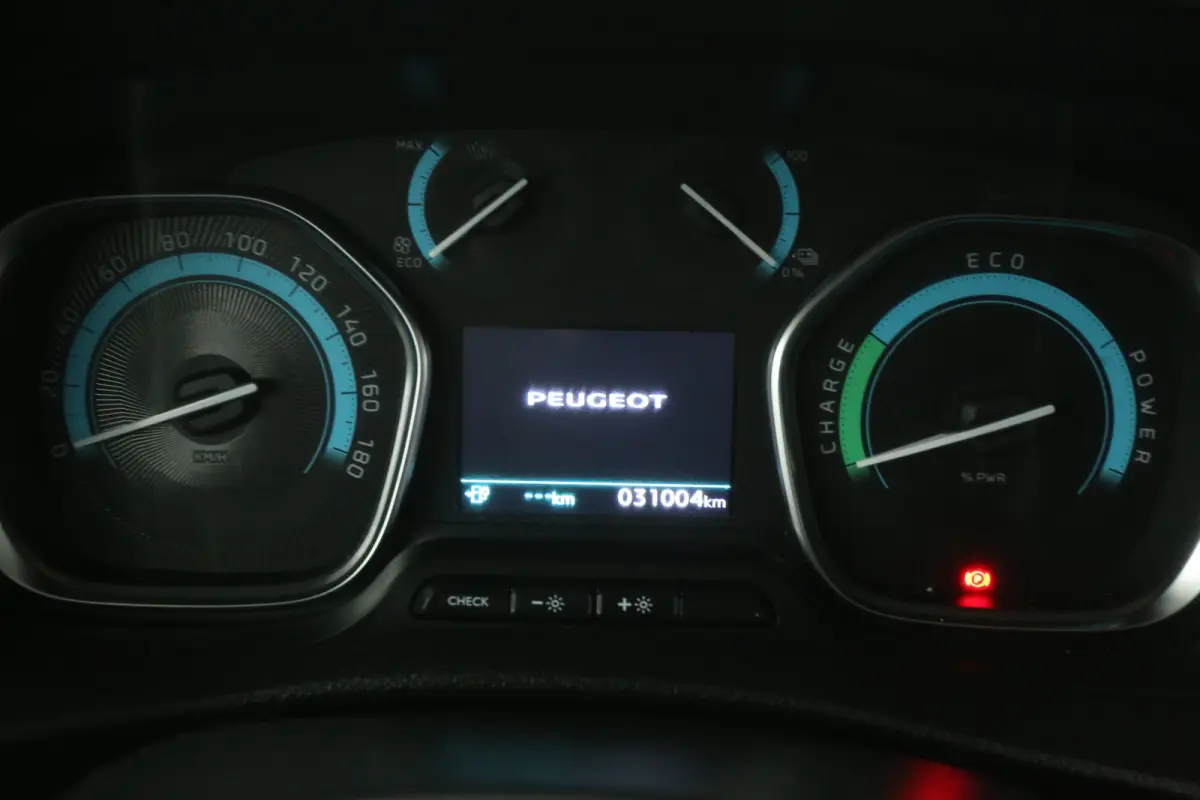 75 kWh L2H1 | Snelladen | SOH 91% | Airco | Camera | Cruise | Carplay | 3 Zits | Trekhaak