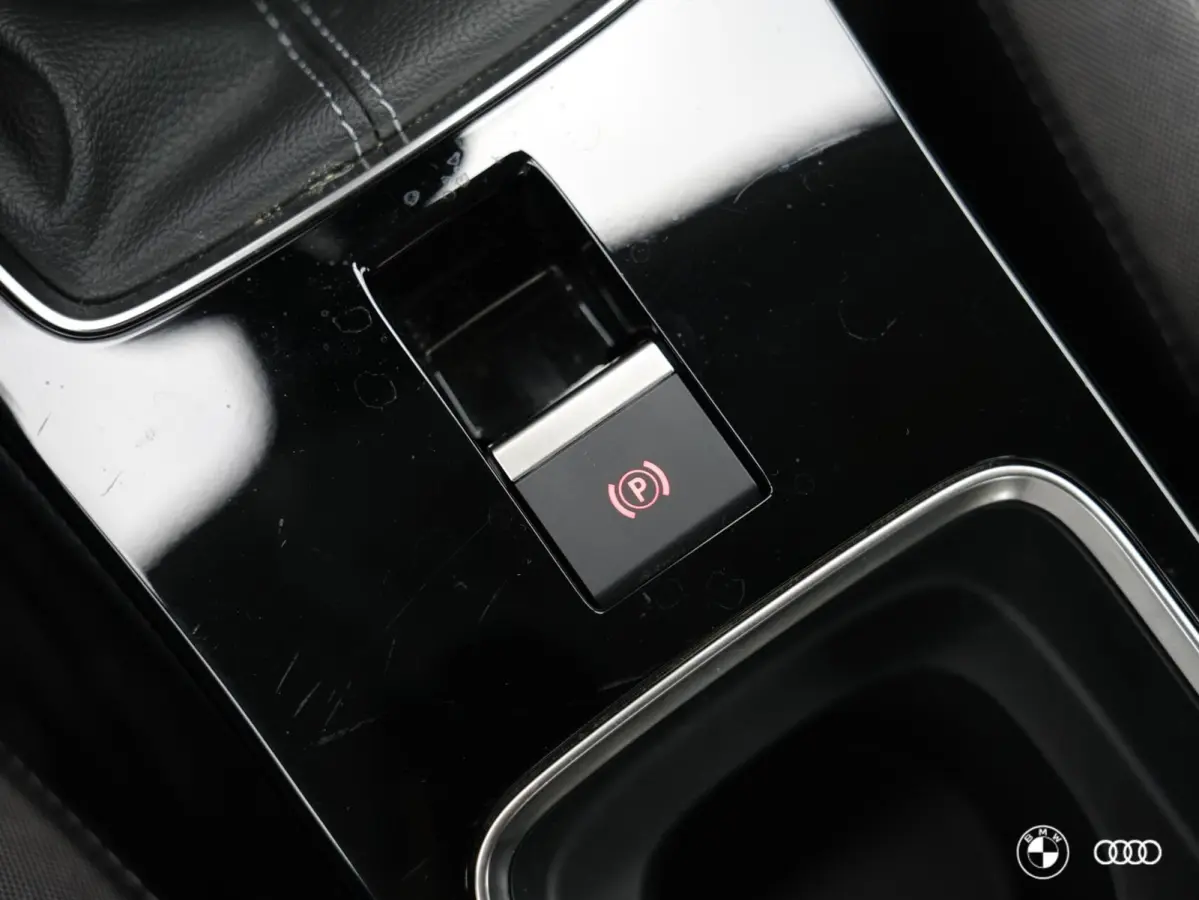 1.2 Turbo EDITION / ACC / NAVI / STOELVERW / TREKHAAK / DAB / APPLE CARPLAY / PARKEER CAMERA