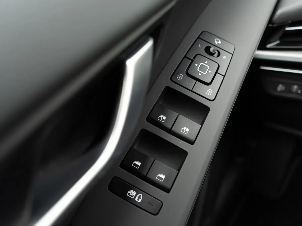 1.6 GDi Hybrid DynamicPlusLine | Schuifkantel dak | Navigatie | Stoel en stuurverwarming |