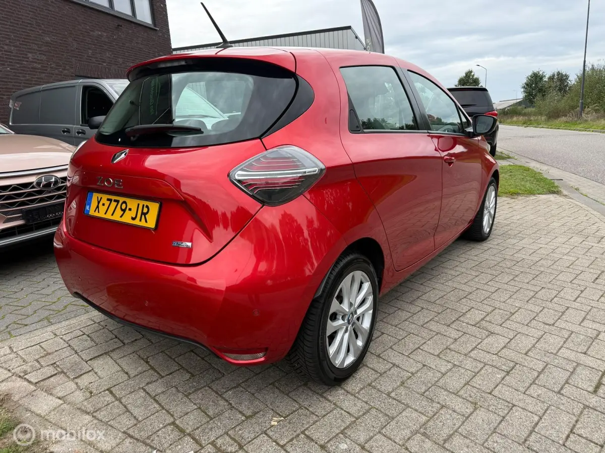 R135 Intens 52 kWh accu huur