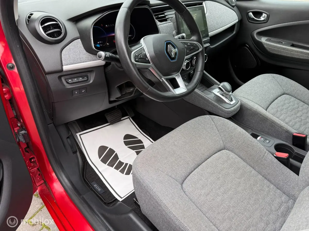 R135 Intens 52 kWh accu huur
