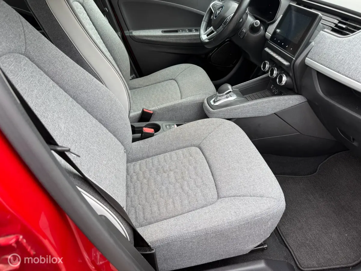 R135 Intens 52 kWh accu huur