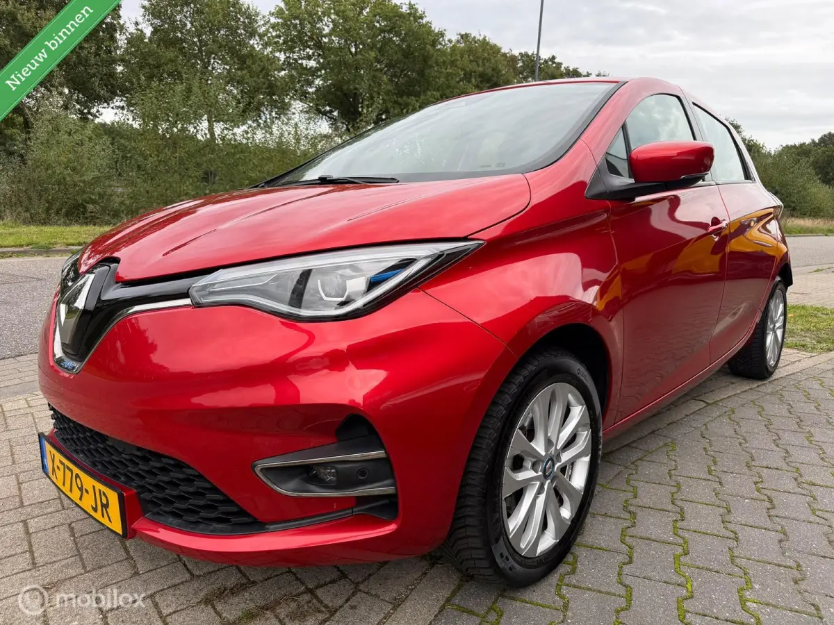 R135 Intens 52 kWh accu huur