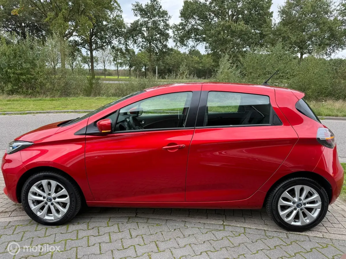 R135 Intens 52 kWh accu huur