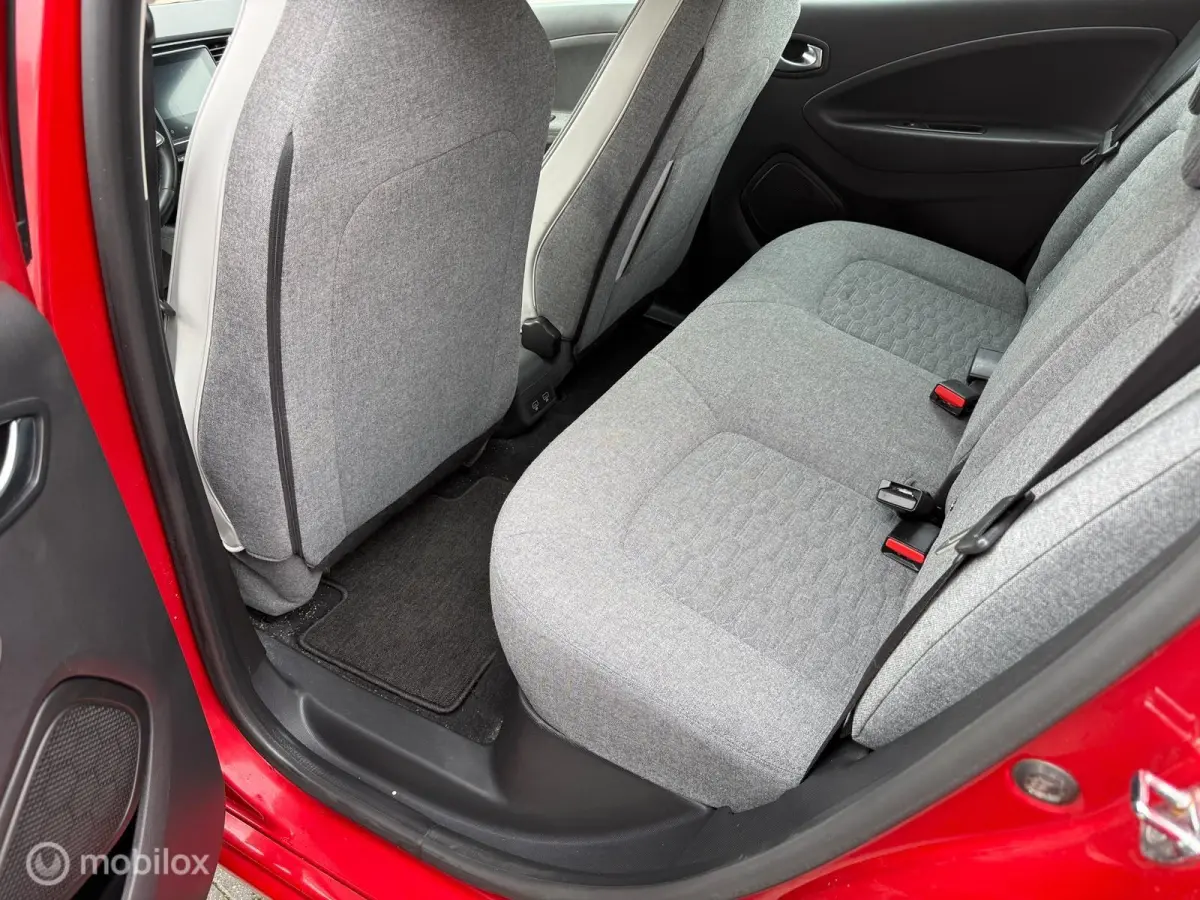 R135 Intens 52 kWh accu huur